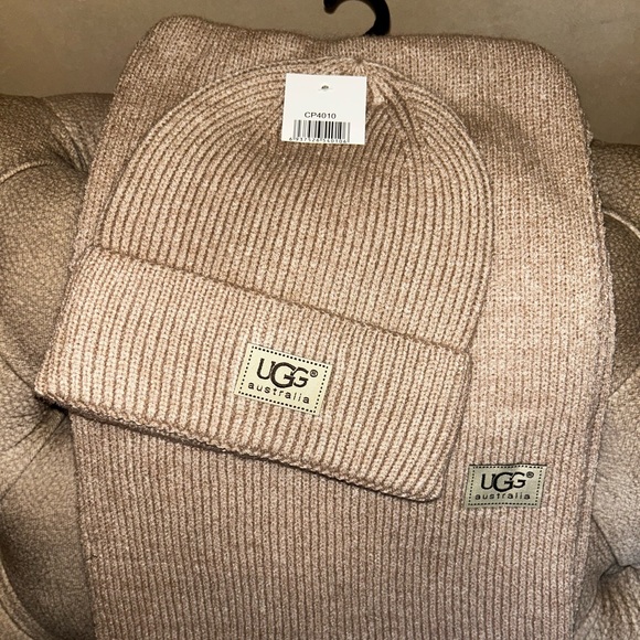 NWT versatile style UGG Men's Heather Gray Sweater knit, hat,& scarf No Pom Pom - Picture 14 of 14